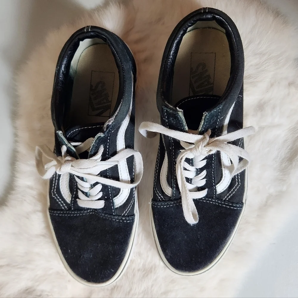 Vans Old Skool Black Low Top Sneakers-Womens 8/Mens 6.5